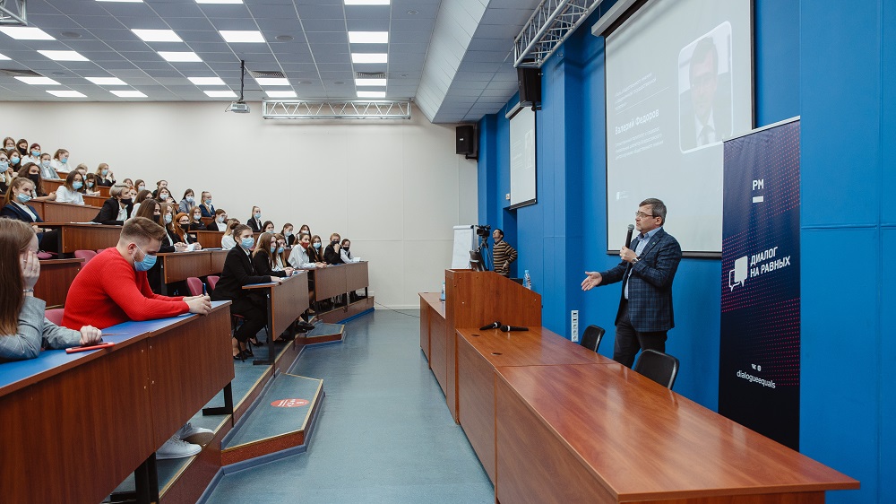 Студенты «Синергии» встретились с главой ВЦИОМ Валерием Фёдоровым
